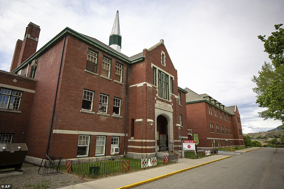 加拿大一学校旧址现215具儿童遗骸（种族灭绝黑暗历史）