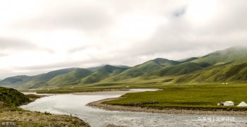 山中杂诗吴均表达的思想感情（独坐敬亭山翻译及赏析）