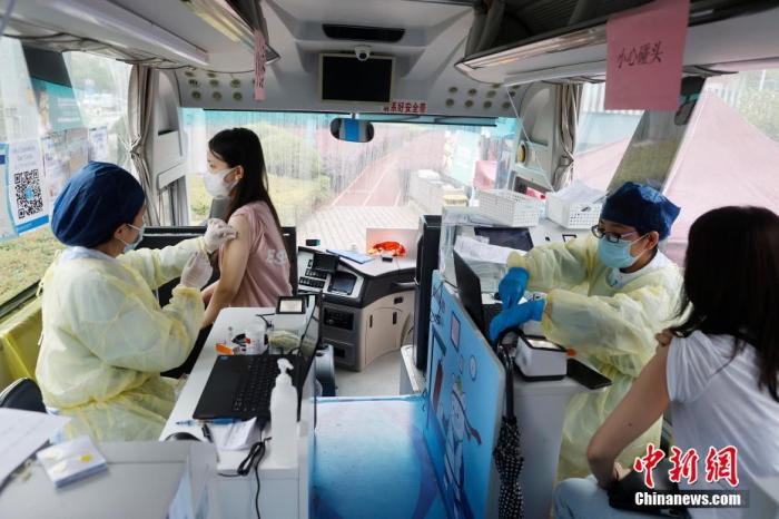 美媒感叹疫苗接种的“中国速度”（5天接种1亿剂次疫苗）