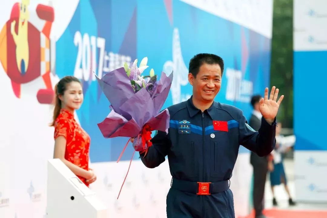 57岁少将聂海胜三探苍穹-他说会在太空飞出中国龙的轨迹