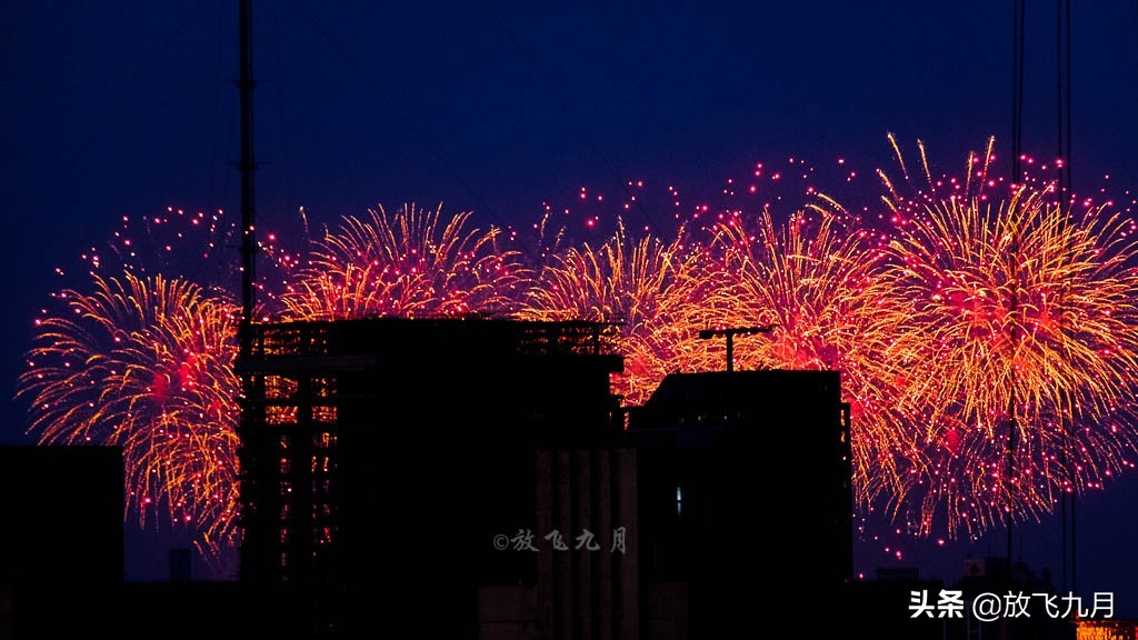 鸟巢的五星烟花是为了这一刻-照亮北京最美的夜空