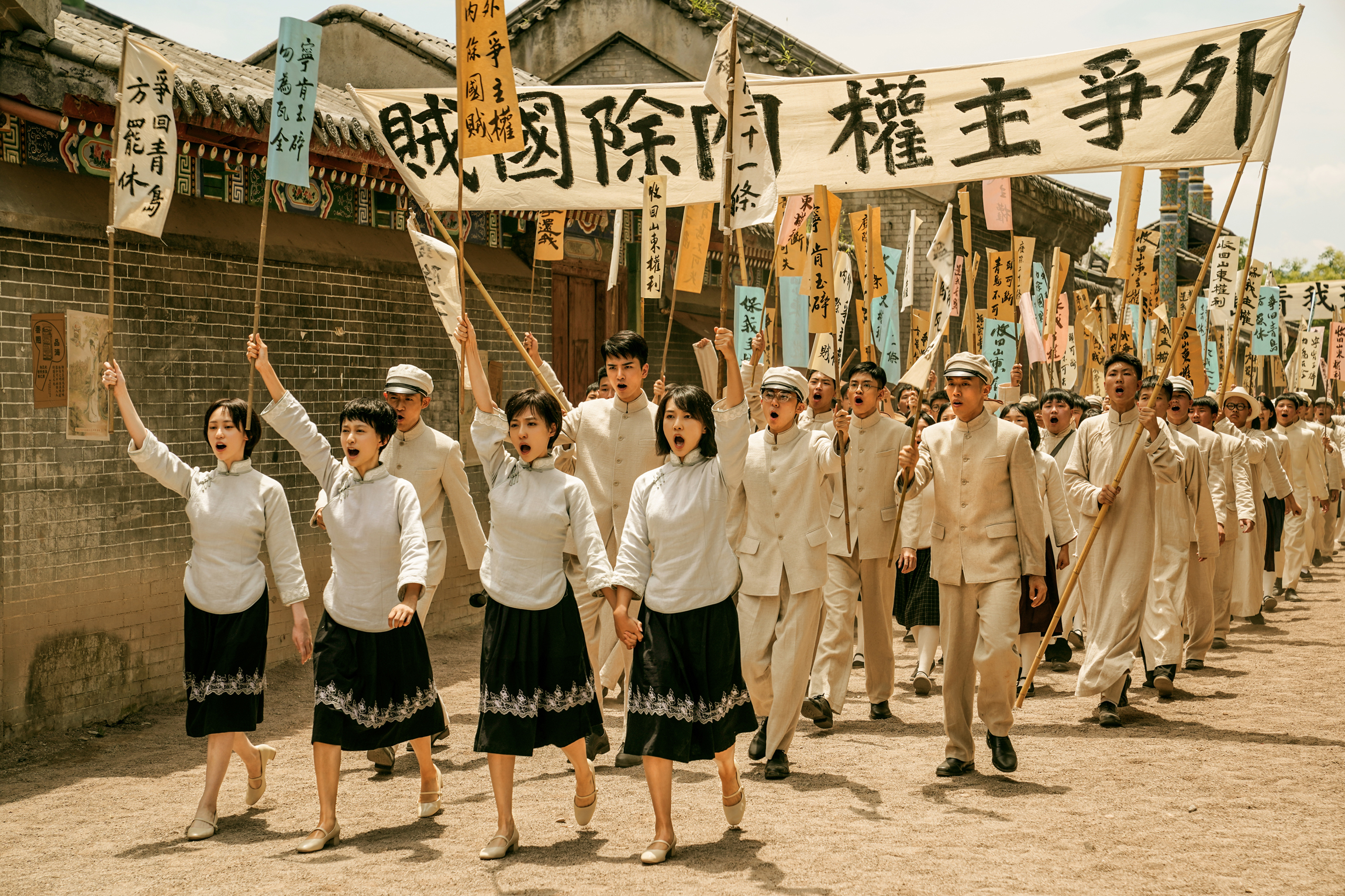 1921票房破亿-不骄傲这还没开始