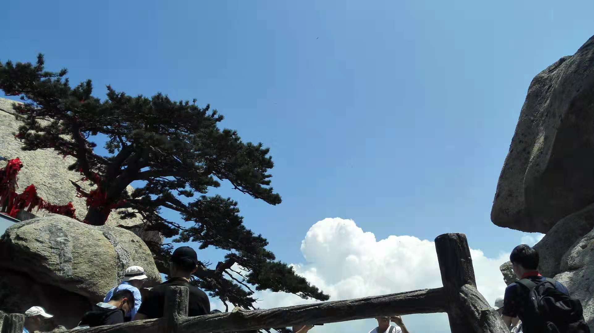描写华山险峻的句子有哪些-形容华山险峻的诗句常见的