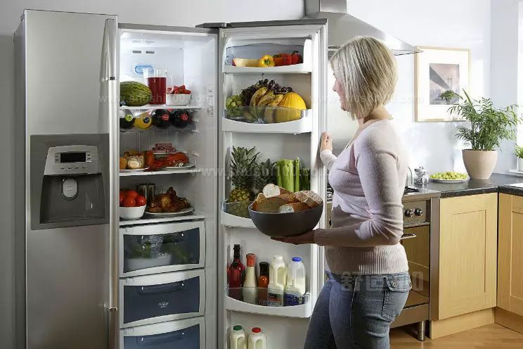 冰箱不断电怎么除冰，冰箱快速除冰的小窍门简单有效