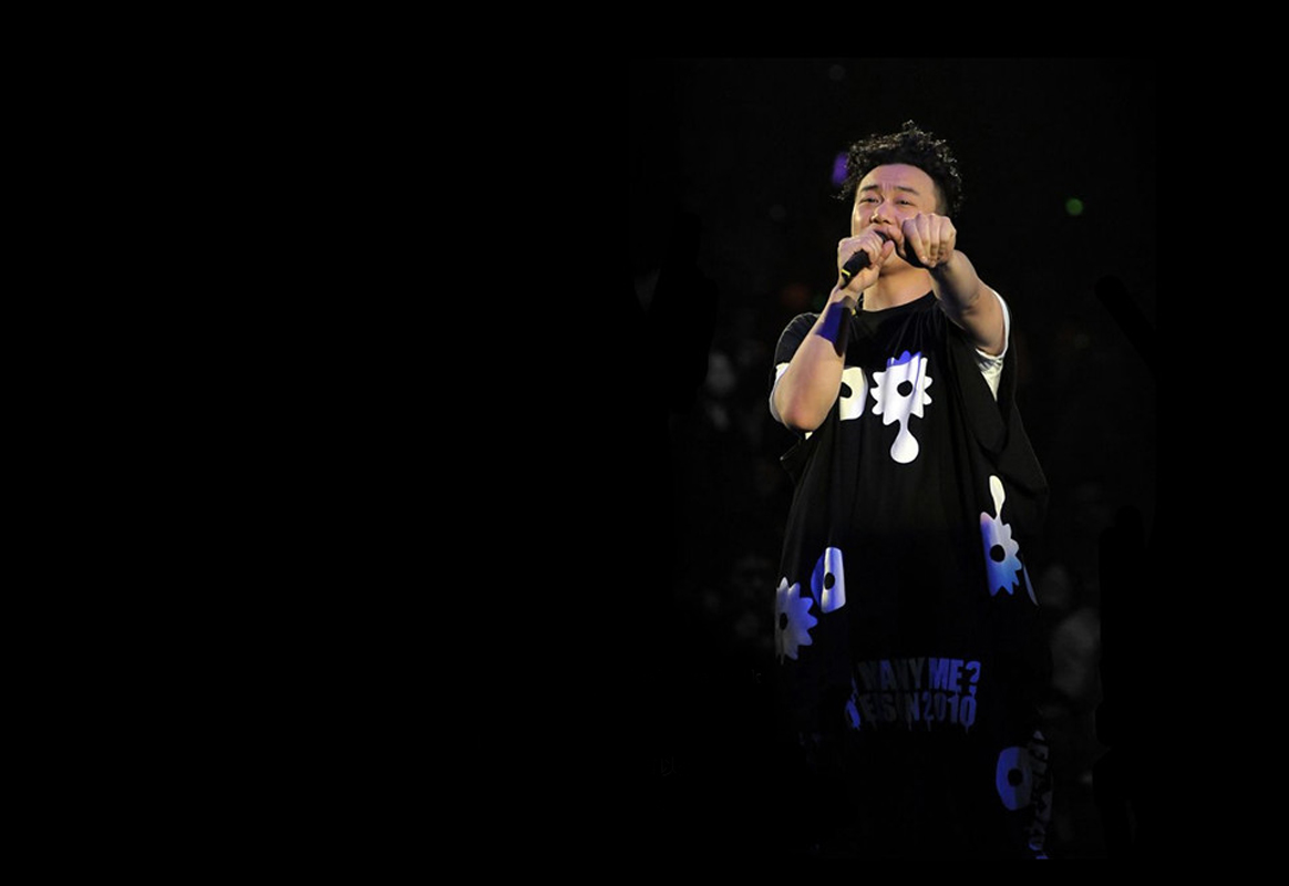 陈奕迅加盟《中国新歌声》第二季，周杰伦将三度担任导师