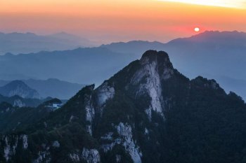 白云山在哪里（白云山的介绍）