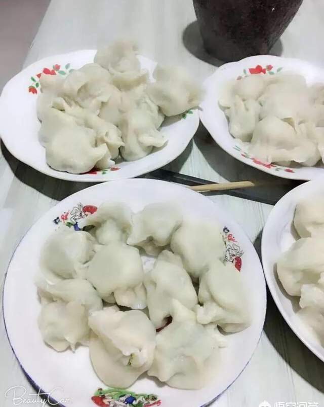 冬至至，民间冬至吃的饺子是谁发明的，寓意是什么