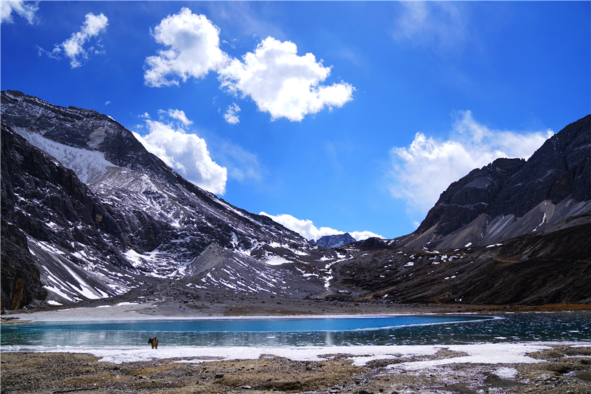 川西秘境，稻城亚丁，高海拔徒步7小时，探寻神山守护的仙境风景