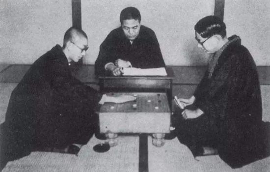 中国古代围棋以白为尊 那现代为何是黑棋先下