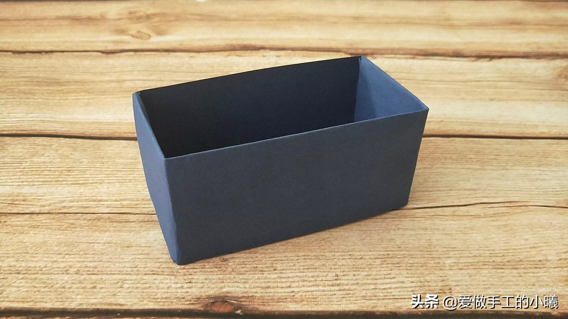 纸盒子怎么折(手工折纸盒子的步骤)