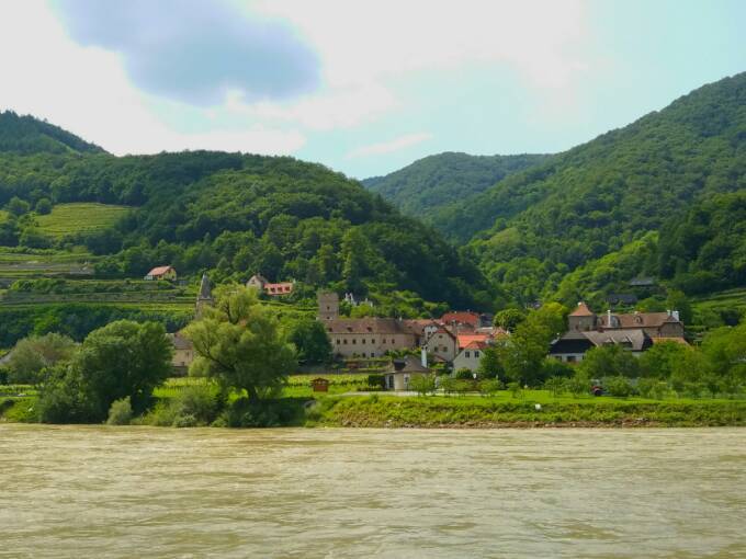多瑙河，世界上流经国家最多的河，也是欧洲最美的地区！