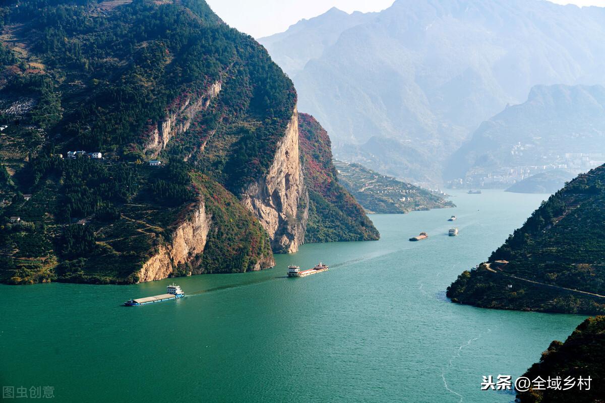 三峡是哪三个峡的总称？瞿塘峡最险峻，巫峡最好看，西陵峡景最多