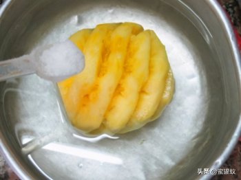 菠萝用盐水泡多久能吃(菠萝用盐水浸泡的注意事项和原因)
