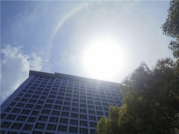 今日中午  凯里出现“太阳打伞”天象奇观