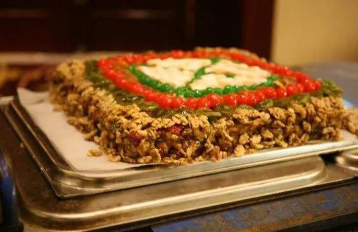 来自新疆的美食糕点——切糕，营养价值非常高，当地没有那么贵