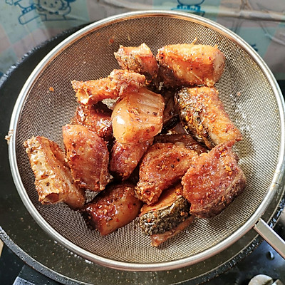 让食客踏破门槛的的香酥鱼块做法，学会了你也能火