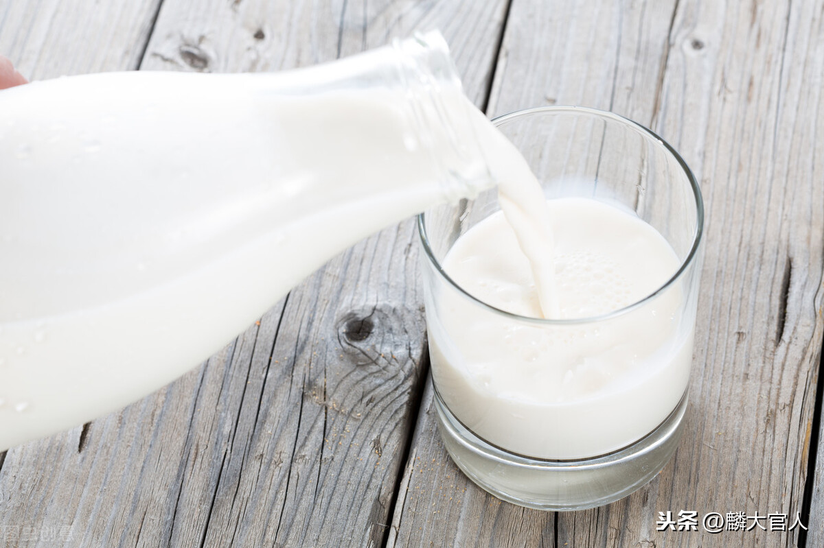 “奶精”和“牛奶”有啥区别？营养差别很大，学会可别再乱买了