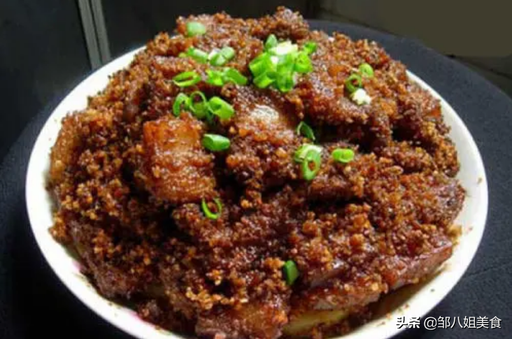 做粉蒸肉有窍门，掌握好“三点”，蒸好后软烂鲜香，肥而不腻