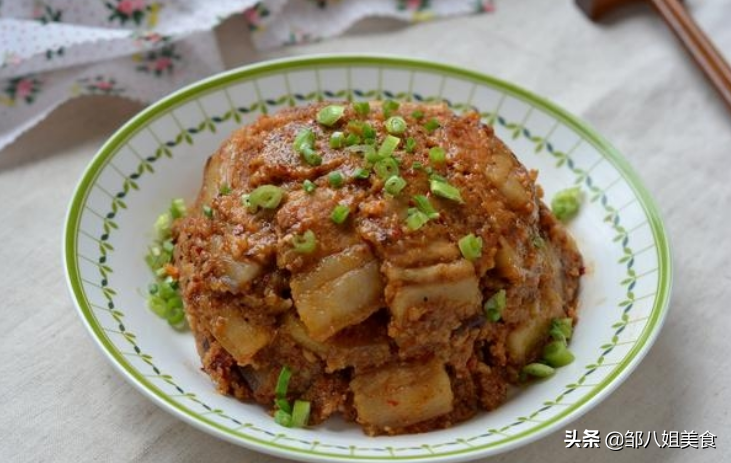 做粉蒸肉有窍门，掌握好“三点”，蒸好后软烂鲜香，肥而不腻