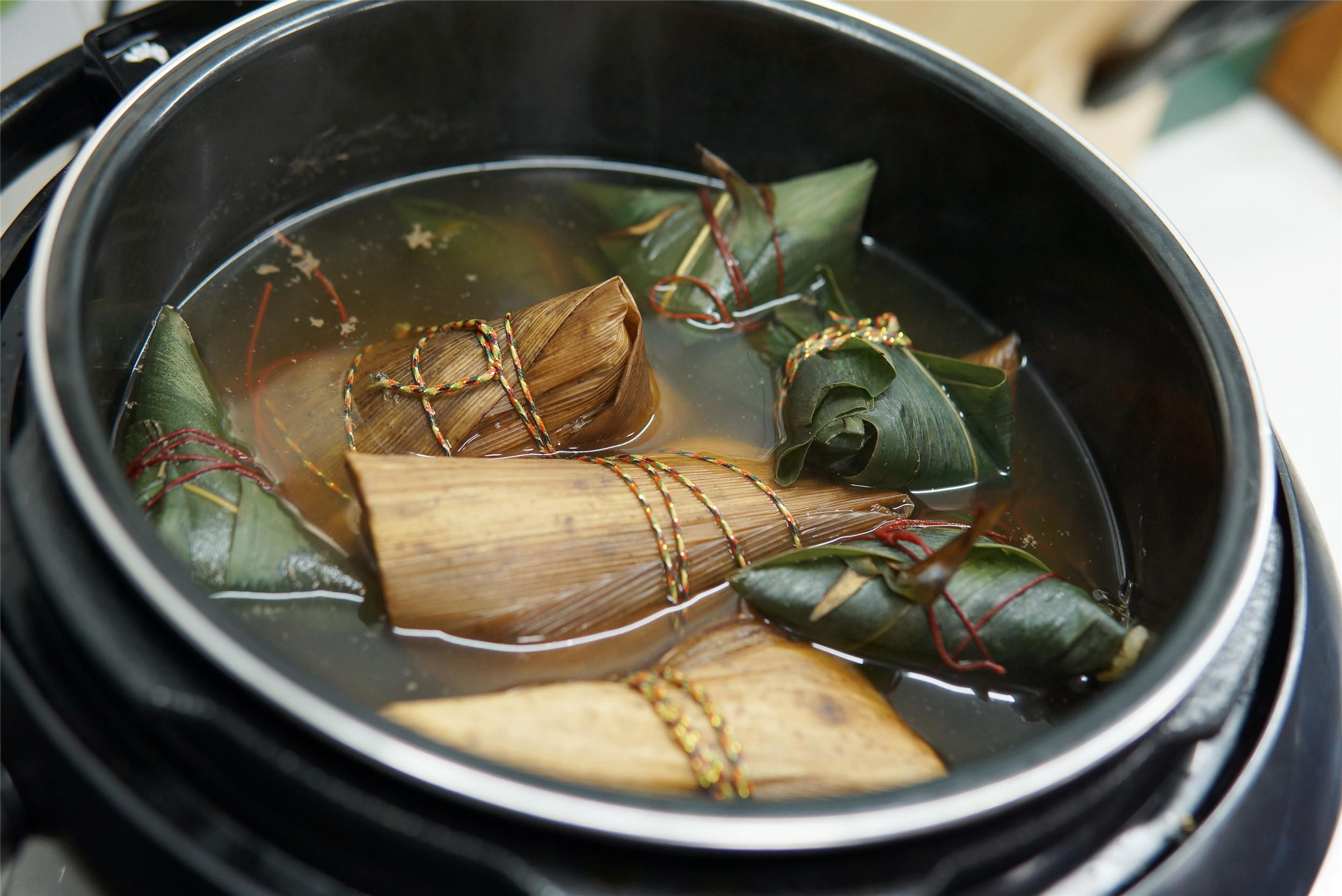 端午煮粽子，用热水还是冷水？煮多长时间？粽子更好吃的5个诀窍