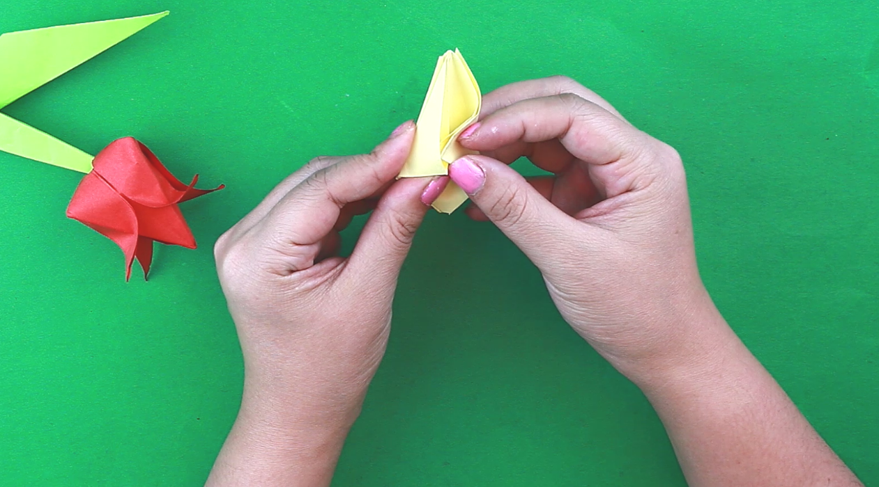 这款立体的郁金香怎么折？折法简单学会了三八节送妈妈，手工折纸