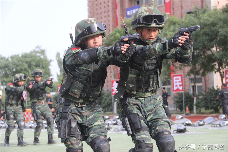 什么是雷锋精神（永远的雷锋永恒的精神）