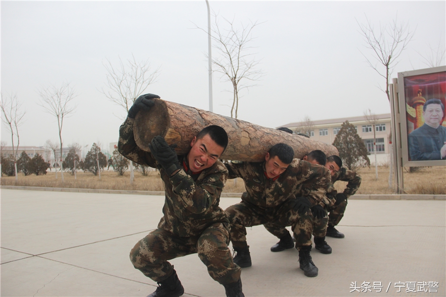 什么是雷锋精神（永远的雷锋永恒的精神）