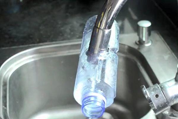 水龙头溅水怎么办（教你一招立马搞定）