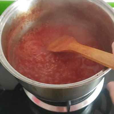 番茄酱怎么做（家庭版自制番茄酱的方法）
