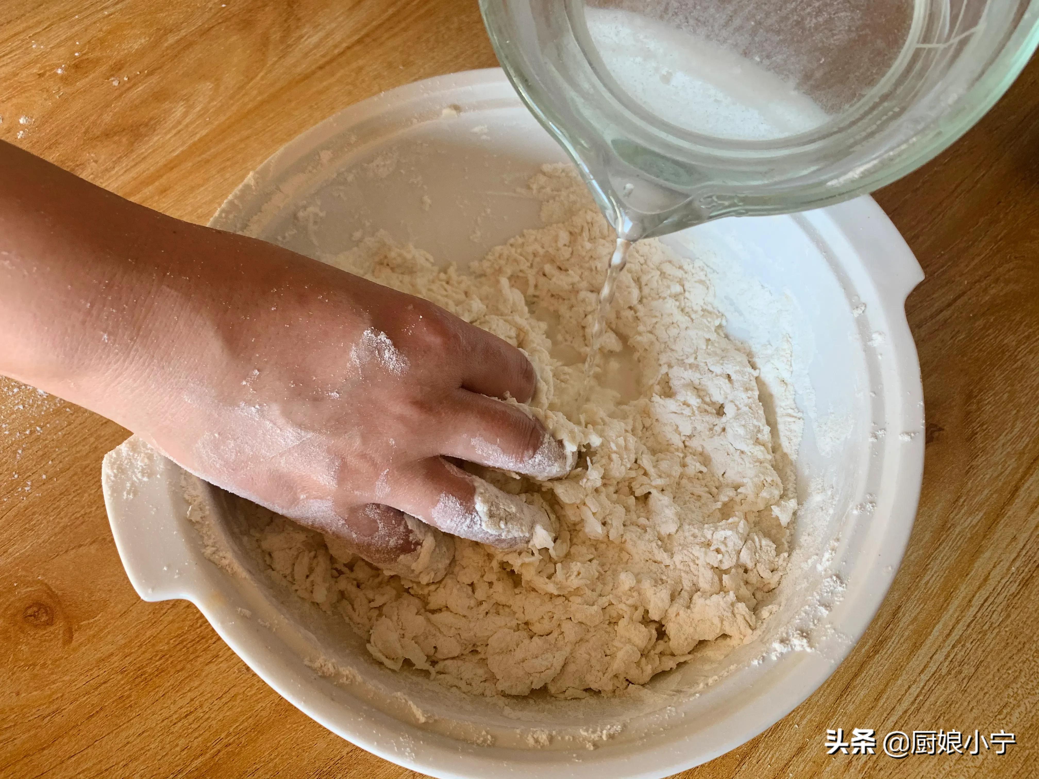 饺子皮怎么和面（饺子皮的正确方法）