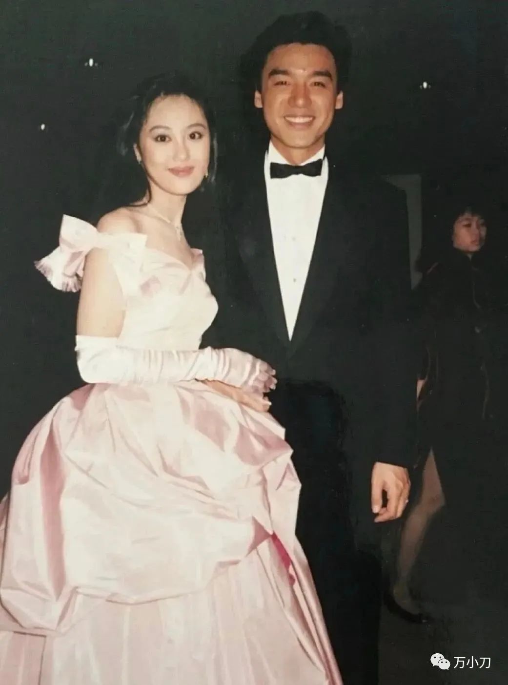 钟镇涛为什么破产了呢(钟镇涛破产原因）
