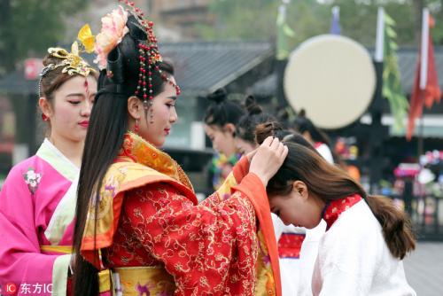 古代女子的成年礼是怎样的（古代女子的成年礼仪式）