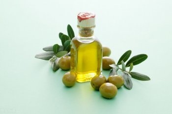 橄榄油美容方法有哪些_橄榄油美容正确方法