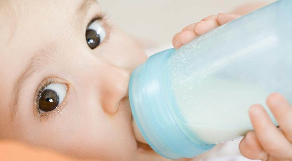 宝宝不爱吃奶怎么办_宝宝不爱吃奶的原因