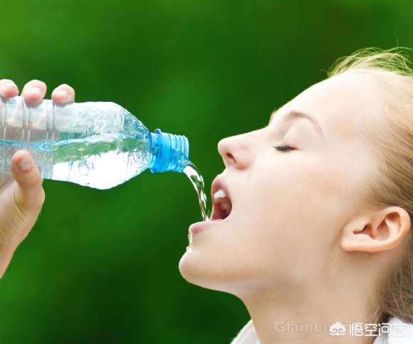 一天喝多少水最好_喝水的讲究及正确喝法