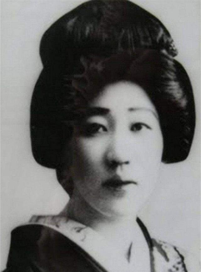 川岛芳子是谁_川岛芳子的生死之谜