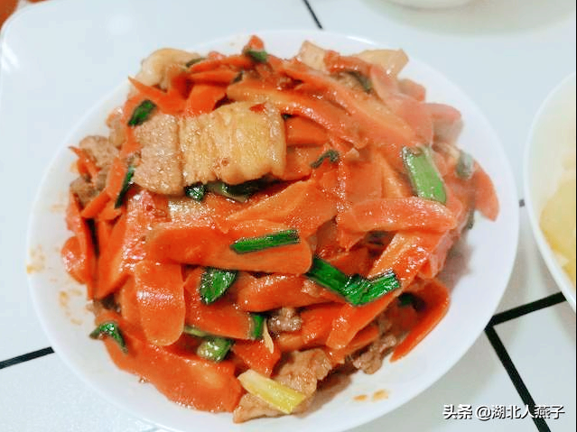 胡萝卜炒肉怎样做好吃_好吃又美味的胡萝卜炒肉教程