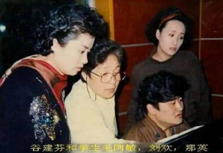 谷建芬是谁_谷建芬个人资料