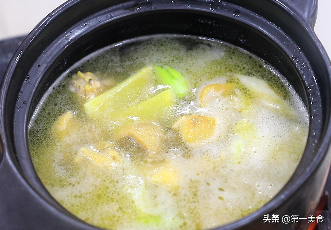 鸡汤怎么炖好喝又营养_炖鸡汤的营养做法