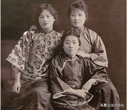 宋庆龄三姐妹分别叫什么名字_宋庆龄三姐妹简介