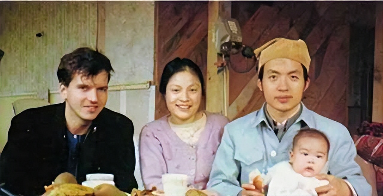 顾城是谁_顾城个人简介
