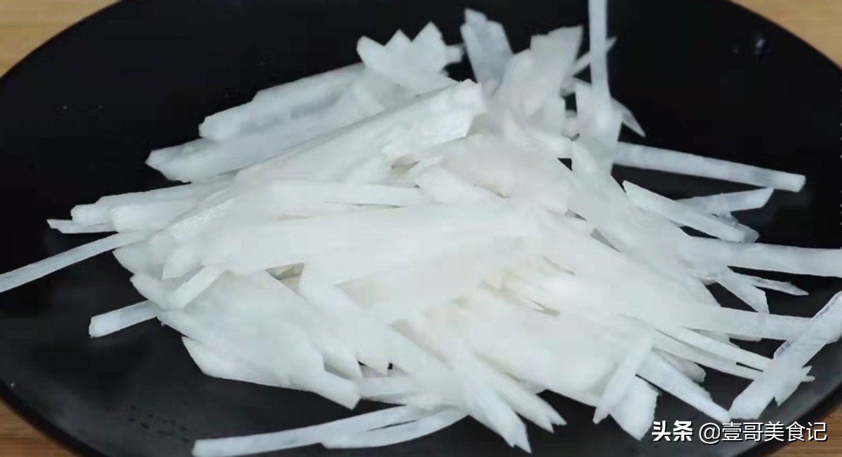 鲫鱼汤怎么做_鲫鱼汤的正确做法