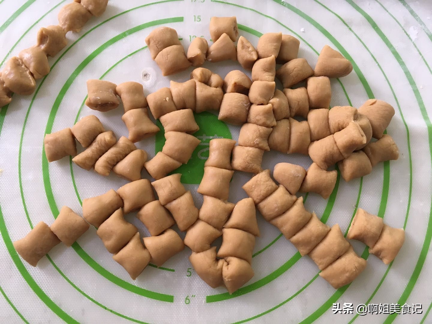 珍珠奶茶的珍珠怎么做_珍珠的做法教程