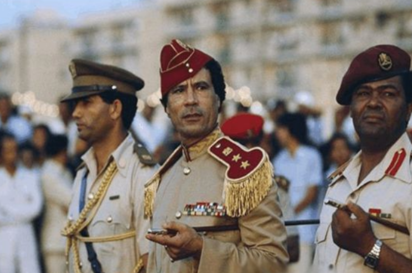 卡扎菲是谁_卡扎菲的一生