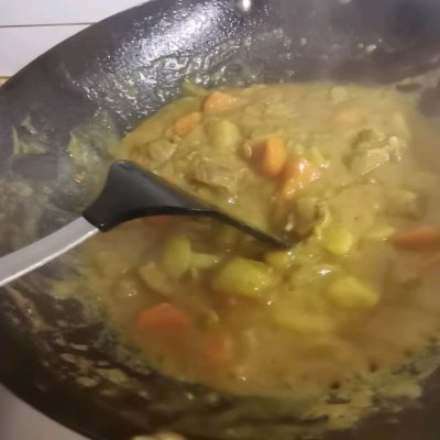 咖喱牛肉饭怎么做_咖喱牛肉饭的做法