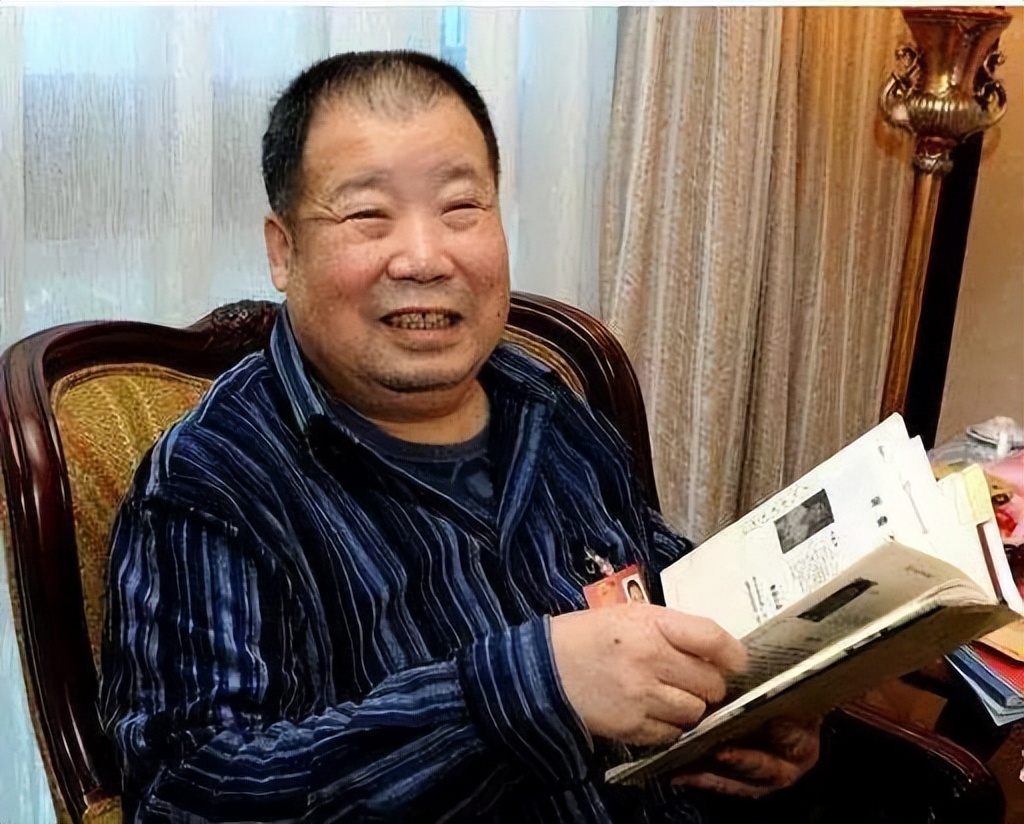 二月河是谁_二月河生平简介