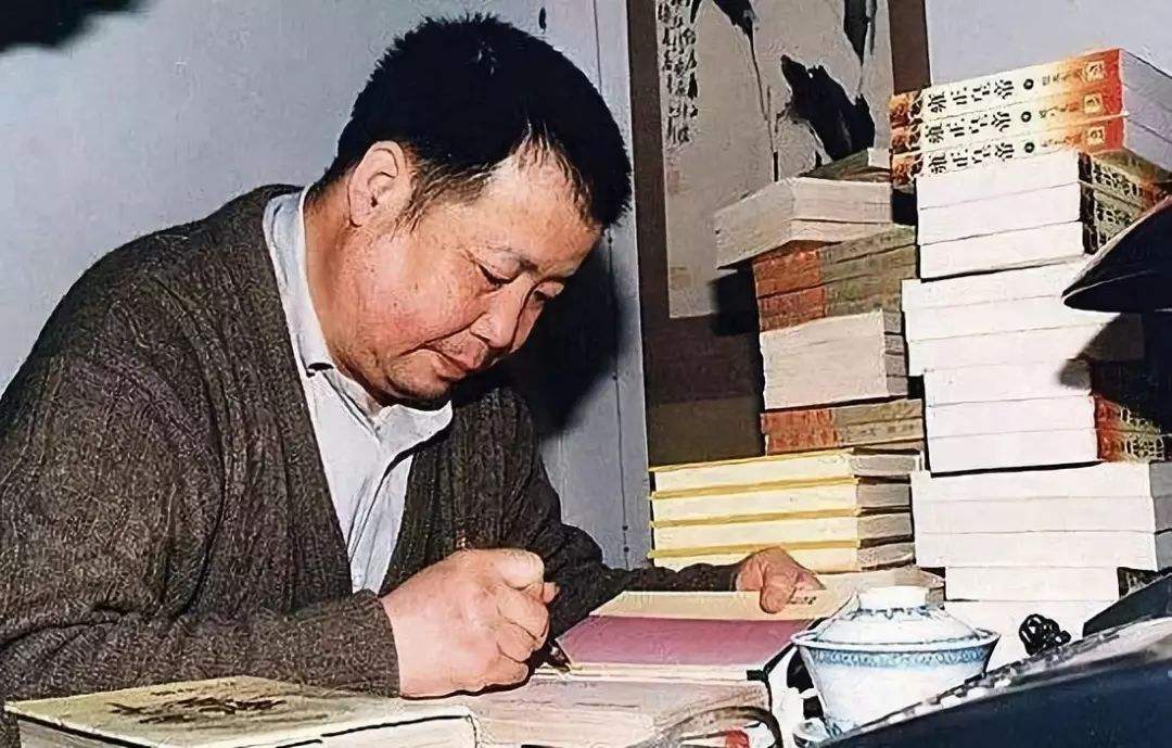 二月河是谁_二月河生平简介