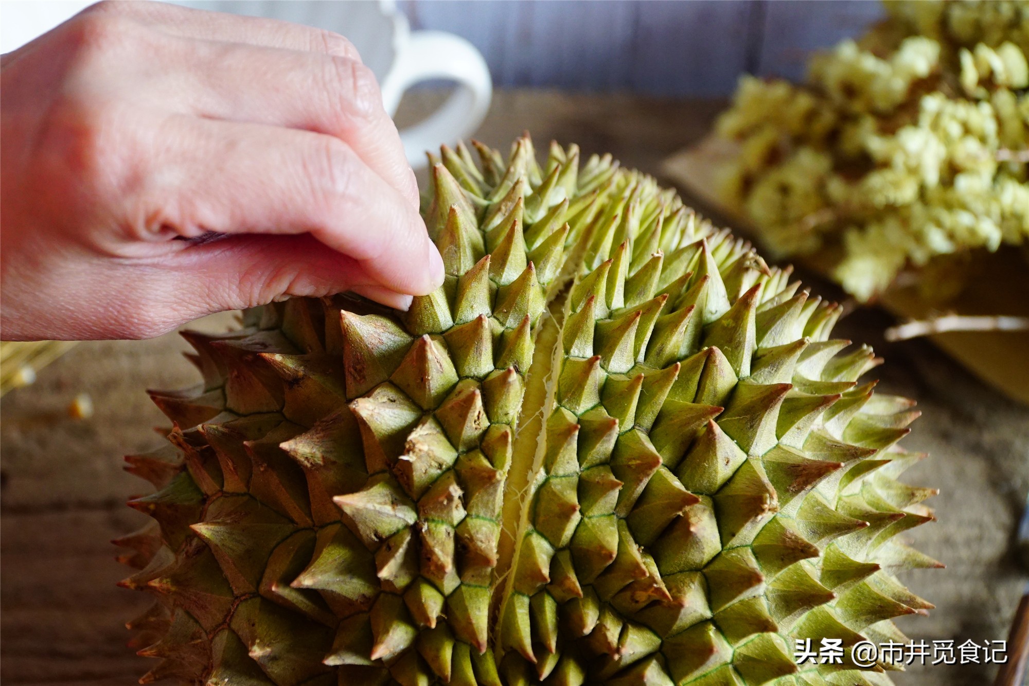 榴莲怎么剥开_榴莲的剥开技巧