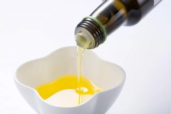 冷榨亚麻籽油怎么吃_冷榨亚麻籽油的食用方法
