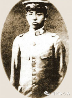 张学良是谁_张学良生平简介